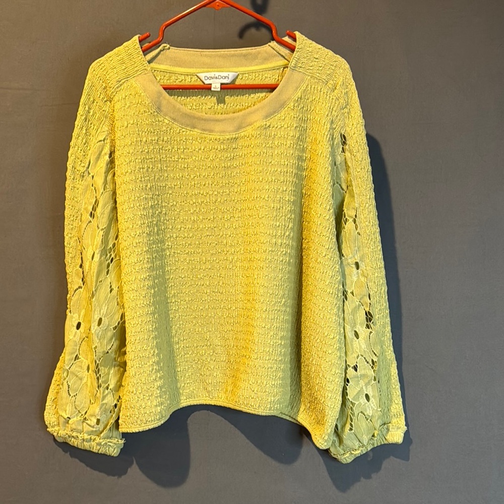 Davi & Dani Large Yellow Long Sleeve Top with Lace Details